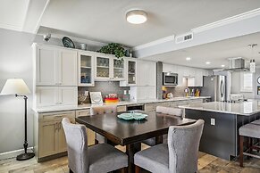 Surf Dweller 610 is a Stunning Gulf Front 2 BR - sleep 6 by RedAwning