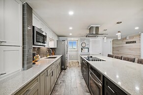 Surf Dweller 610 is a Stunning Gulf Front 2 BR - sleep 6 by RedAwning