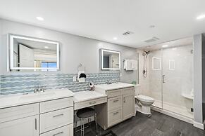 Surf Dweller 610 is a Stunning Gulf Front 2 BR - sleep 6 by RedAwning