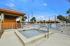 Surf Dweller 610 is a Stunning Gulf Front 2 BR - sleep 6 by RedAwning