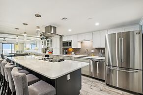 Surf Dweller 610 is a Stunning Gulf Front 2 BR - sleep 6 by RedAwning