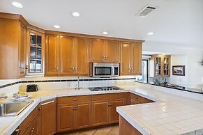 SPC 1136 is a Beachside 2 BR That is Pet Friendly by Redawning