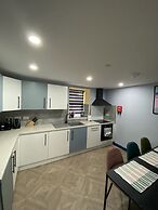 Aaron Wise - 51 Fitzhamon