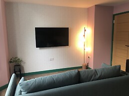 Aaron Wise - 51 Fitzhamon