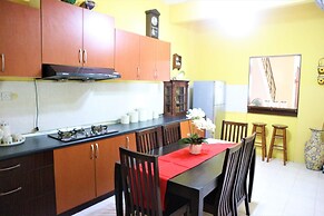 OYO 90300 D'hitech Home