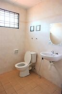 OYO 90300 D'hitech Home