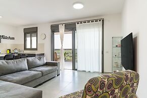 Modern Comfort Escape by Sea N' Rent