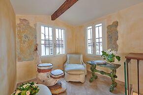 Leoni Suite by Mmega