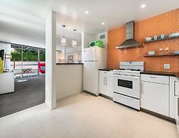 The Twist Palm Springs