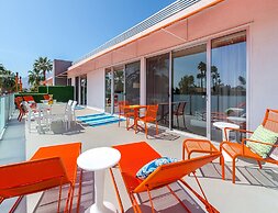 The Twist Palm Springs