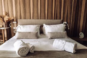 Avgoustos Suites - Adults only