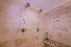 Hol Chan Reef Resort & Villas