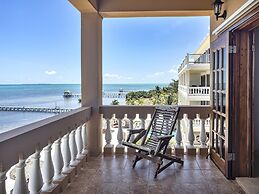 Hol Chan Reef Resort & Villas