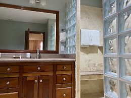 Hol Chan Reef Resort & Villas