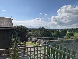 Rustic Log Cabin - Dog Friendly - Sleeps 2 - Views