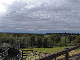 Rustic Log Cabin - Dog Friendly - Sleeps 2 - Views