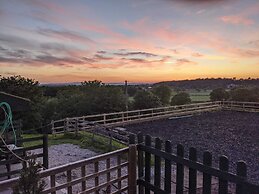 Rustic Log Cabin - Dog Friendly - Sleeps 2 - Views