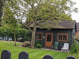 Rustic Log Cabin - Dog Friendly - Sleeps 2 - Views