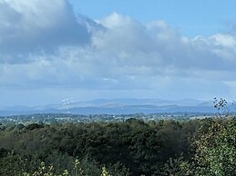 Rustic Log Cabin - Dog Friendly - Sleeps 2 - Views