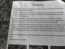 Rustic Log Cabin - Dog Friendly - Sleeps 2 - Views