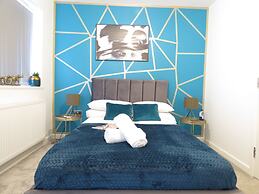 Tudors eSuites 4 Bedroom House