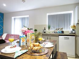 Tudors eSuites 4 Bedroom House