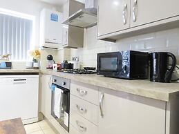 Tudors eSuites 4 Bedroom House