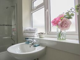 Tudors eSuites 4 Bedroom House