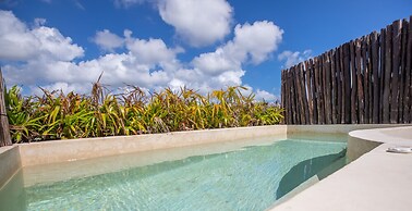 Apartment with Private Hot Tub in Tulum