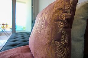 Phaedrus Living Onyx Flat Lighthouse 48