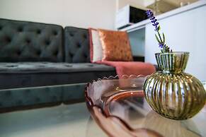 Phaedrus Living Onyx Flat Lighthouse 48