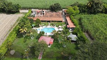 Inviting 14-bed Villa in Toro Valle del Cauca