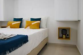 Phaedrus Living Gold Flat Lighthouse 48