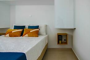 Phaedrus Living Gold Flat Lighthouse 48