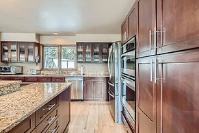 Moose Hill Lodge 5 Bedroom Home by RedAwning