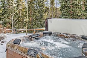 Moose Hill Lodge 5 Bedroom Home by RedAwning