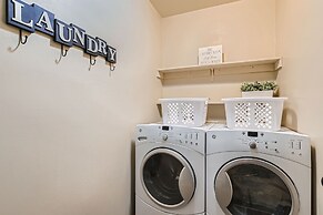 Moose Hill Lodge 5 Bedroom Home by RedAwning