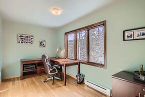 Moose Hill Lodge 5 Bedroom Home by RedAwning