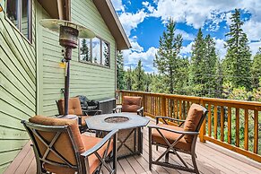 Moose Hill Lodge 5 Bedroom Home by RedAwning