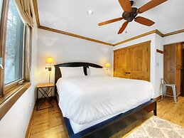 Stargazer 115 3 Bedroom Townhouse by RedAwning