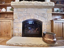 Stargazer 115 3 Bedroom Townhouse by RedAwning