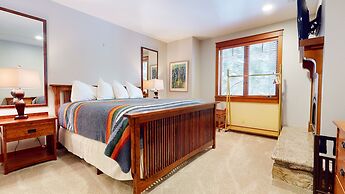 Timbers #10 4 Bedrooms Townhouse by RedAwning