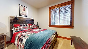 Timbers #10 4 Bedrooms Townhouse by RedAwning