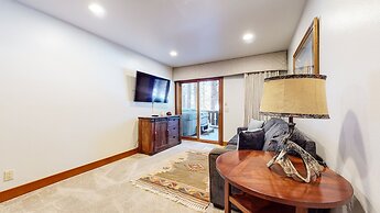 Timbers #10 4 Bedrooms Townhouse by RedAwning