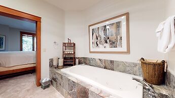 Timbers #10 4 Bedrooms Townhouse by RedAwning