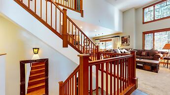 Timbers #10 4 Bedrooms Townhouse by RedAwning