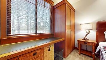 Timbers #10 4 Bedrooms Townhouse by RedAwning