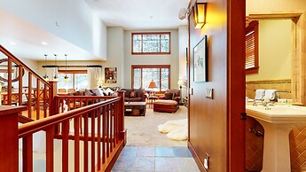 Timbers #10 4 Bedrooms Townhouse by RedAwning