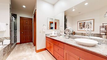 Timbers #10 4 Bedrooms Townhouse by RedAwning