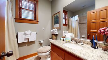 Timbers #10 4 Bedrooms Townhouse by RedAwning